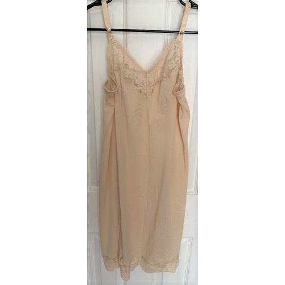 Vintage Vanity Fair Slip sz 36A EUC - Picture 1 of 4